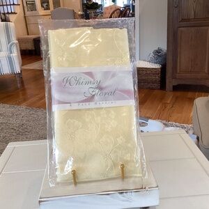 NEW Set of (4) Cream on Cream Cloth Napkins